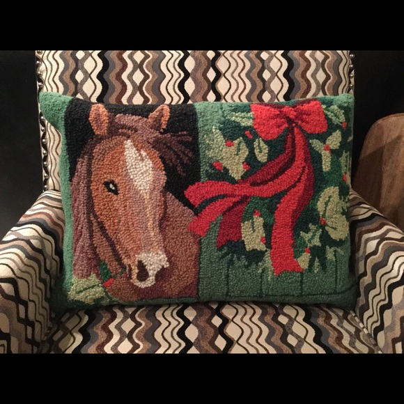 16x20” Hooked Horse Pillow